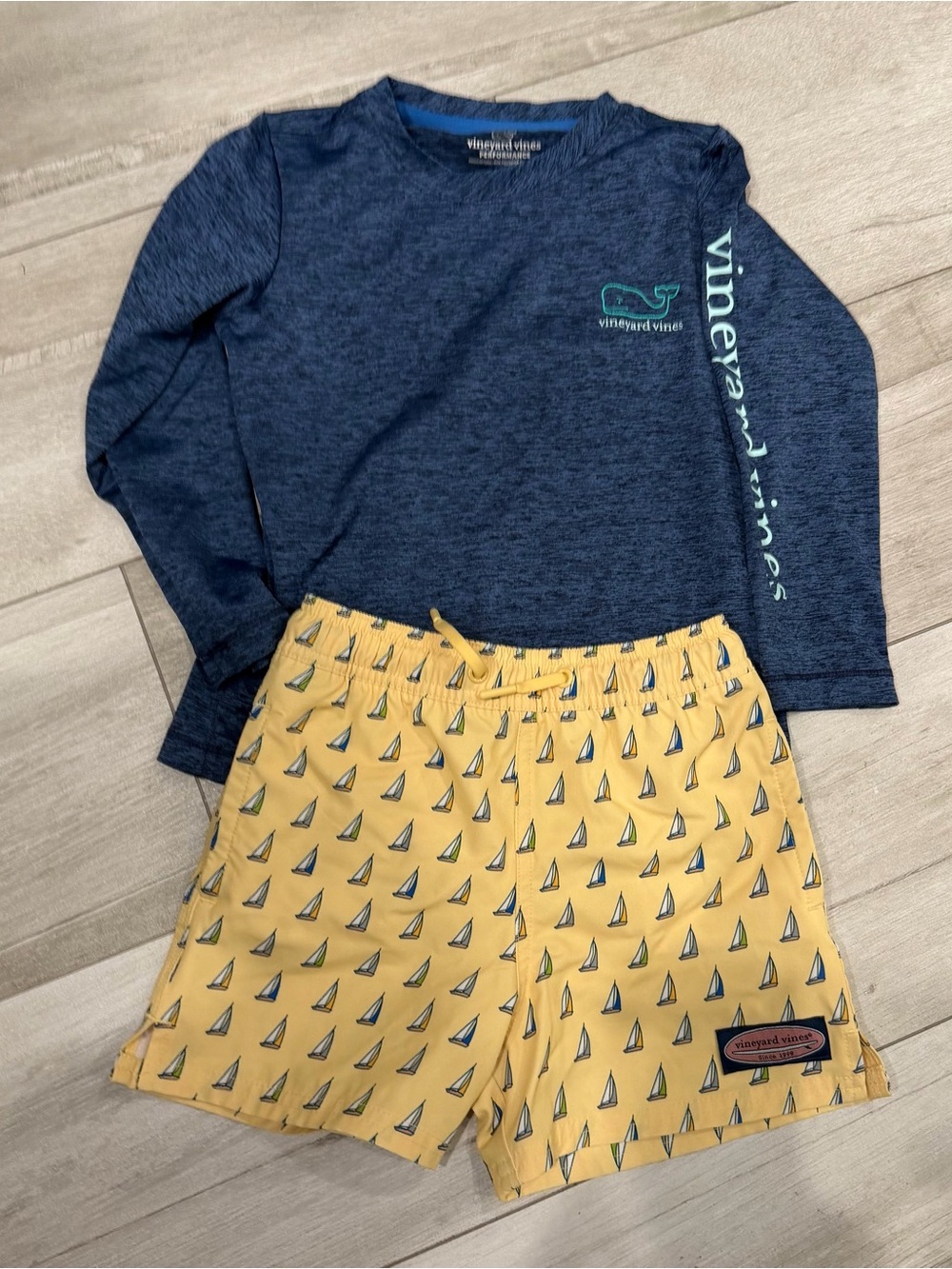 Vineyard Vines swimsuit shorts and long-sleeve sun shirt size 4T